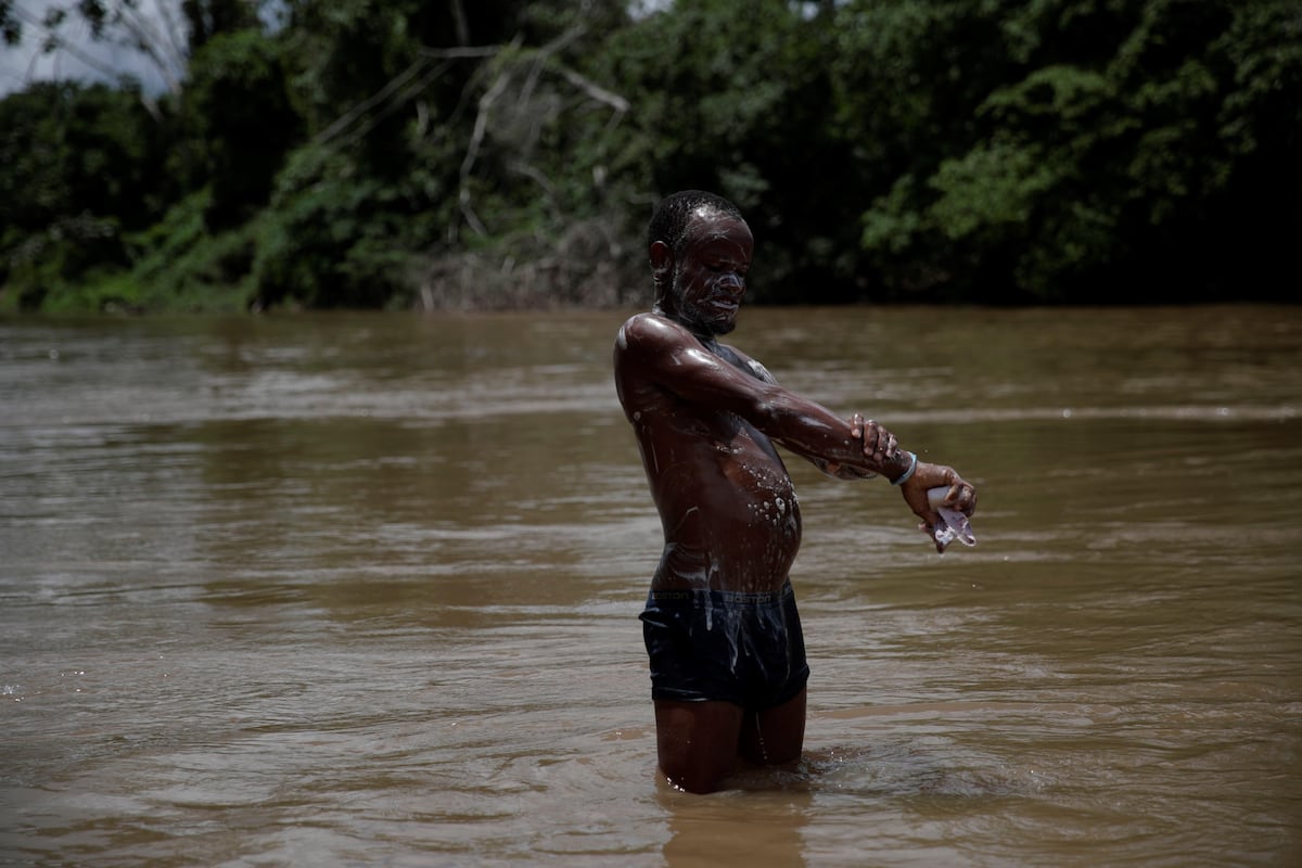 ‘Pasar la selva del Darién es un suicidio’