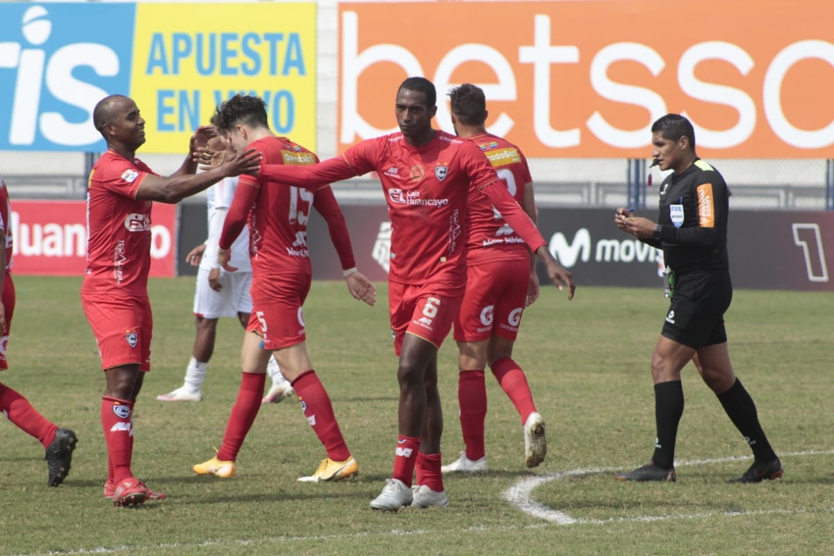 Ayarza sigue en bomba y perfora las redes para triunfo del Cienciano en Perú. Video 