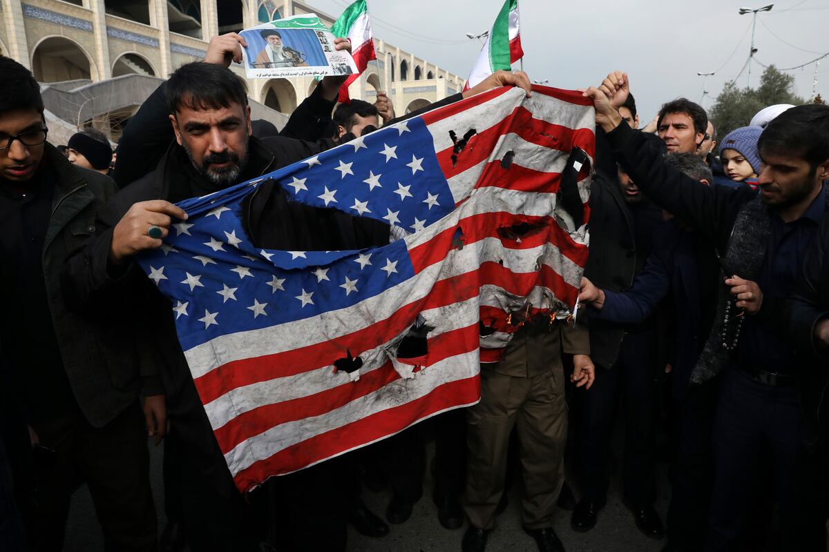 ‘¡Muerte a Estados Unidos!’ Los iraníes llaman a vengar a su ‘héroe’