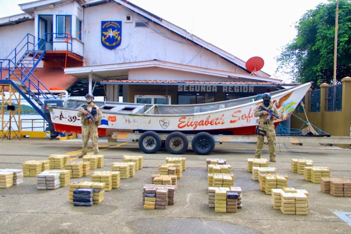 La embarcación ‘Elizabeth Sofía’ no iba cargada en pescado, sino con más de una tonelada de droga