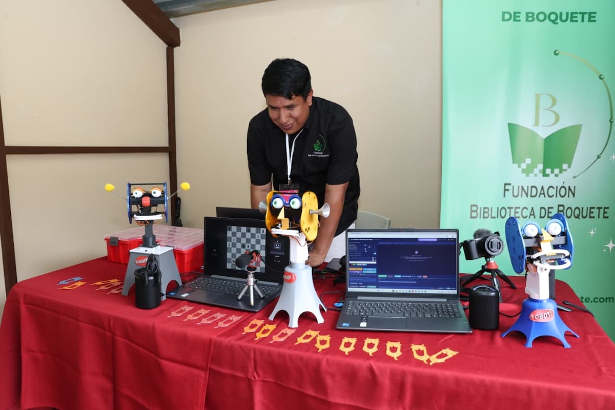 Feria de emprendimiento juvenil en Boquete reúne más de 90 proyectos