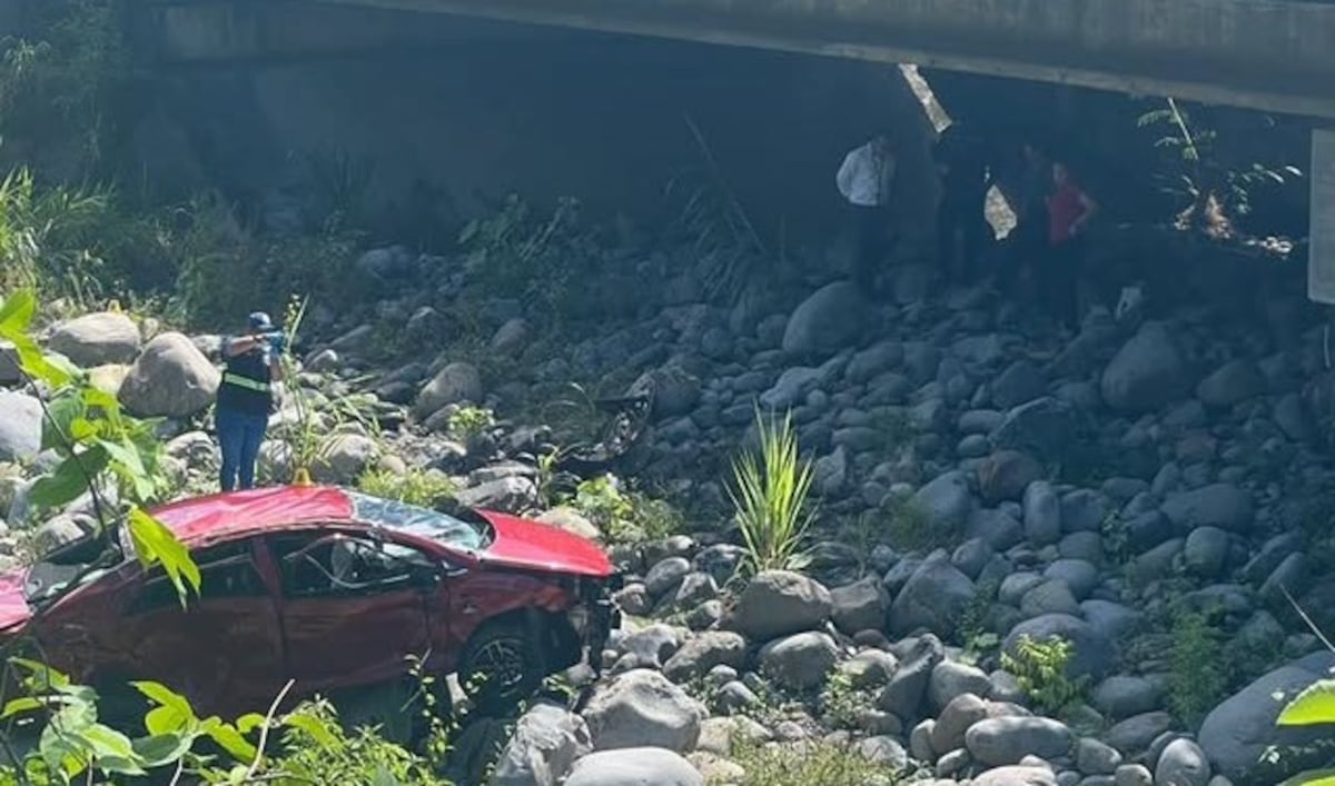 Identifican a conductor que murió tras caer con su carro cerca del río Cochea