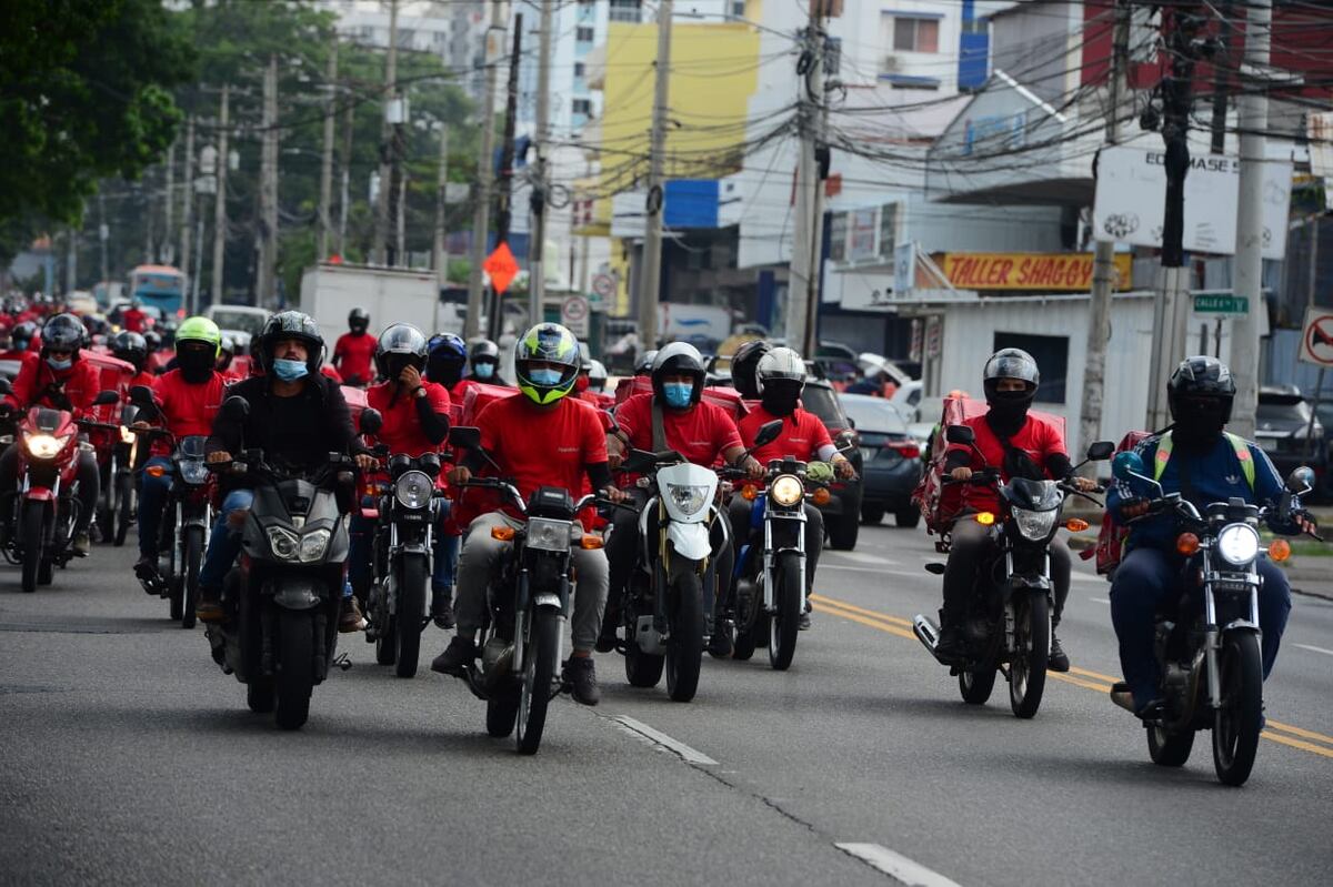 Cancelan 50 salvoconductos de Appetito24 por uso inadecuado. Motorizados protestan alegando conflicto laboral