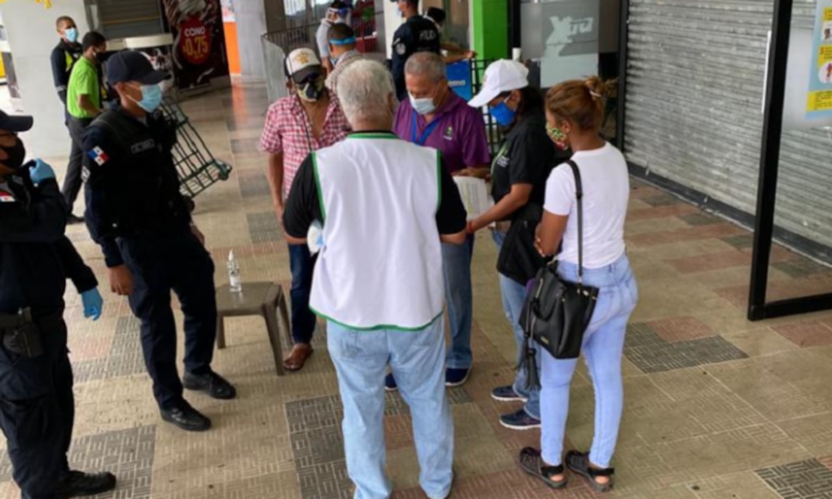 ‘Nombe, no’. Más de 760 personas con la covid-19 andaban de compras y fueron sorprendidas