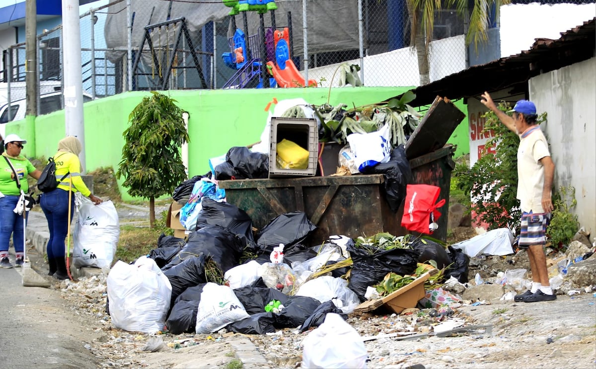 Irma Hernández gana el primer round y le jalan las orejas a la AUUD