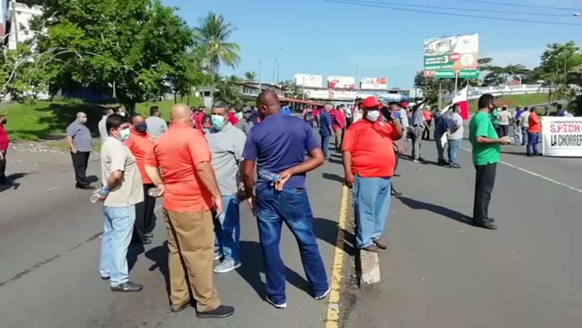 Transportistas de Oeste cierran la Panamericana por la crisis de la pandemia