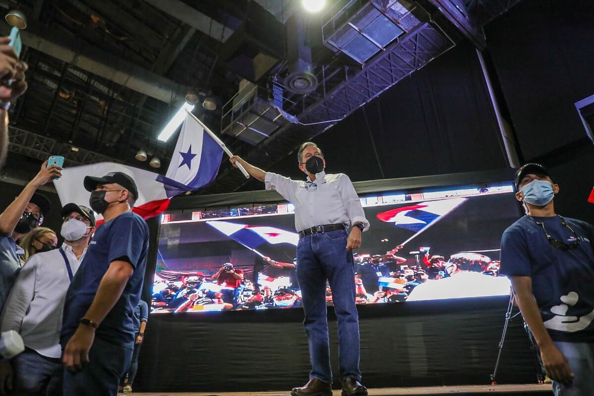 Gobierno Nacional se pronuncia de forma oficial al baile de Gaby Carrizo; Ernesto Cedeño y Willie Bermúdez reaccionan