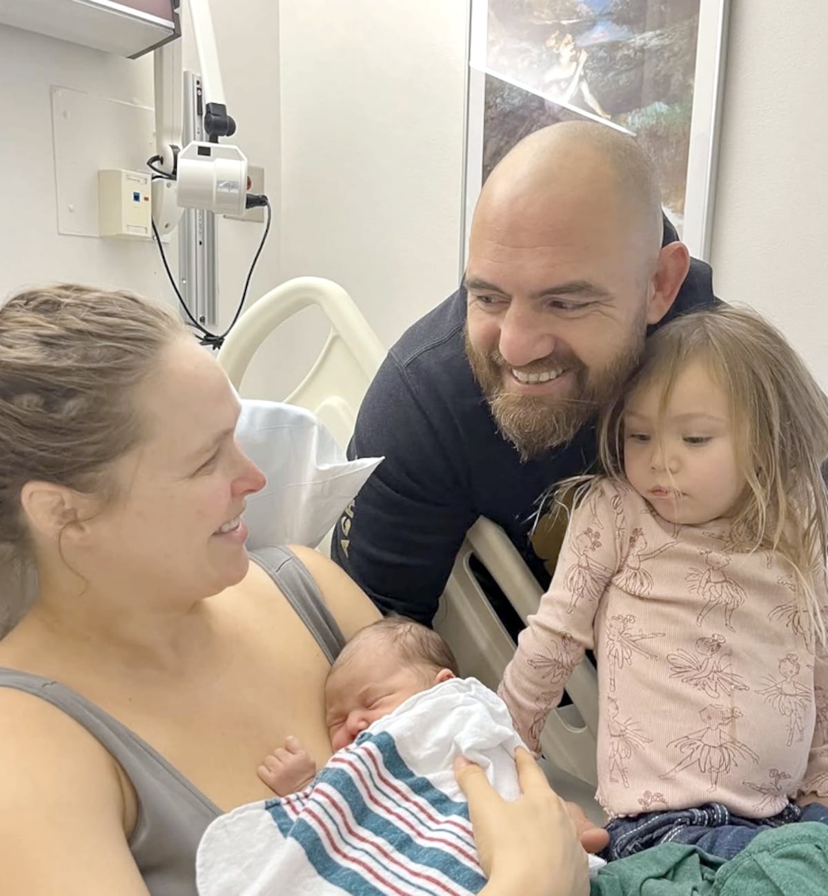 Ronda Rousey da la bienvenida a su hija durante los incendios de California