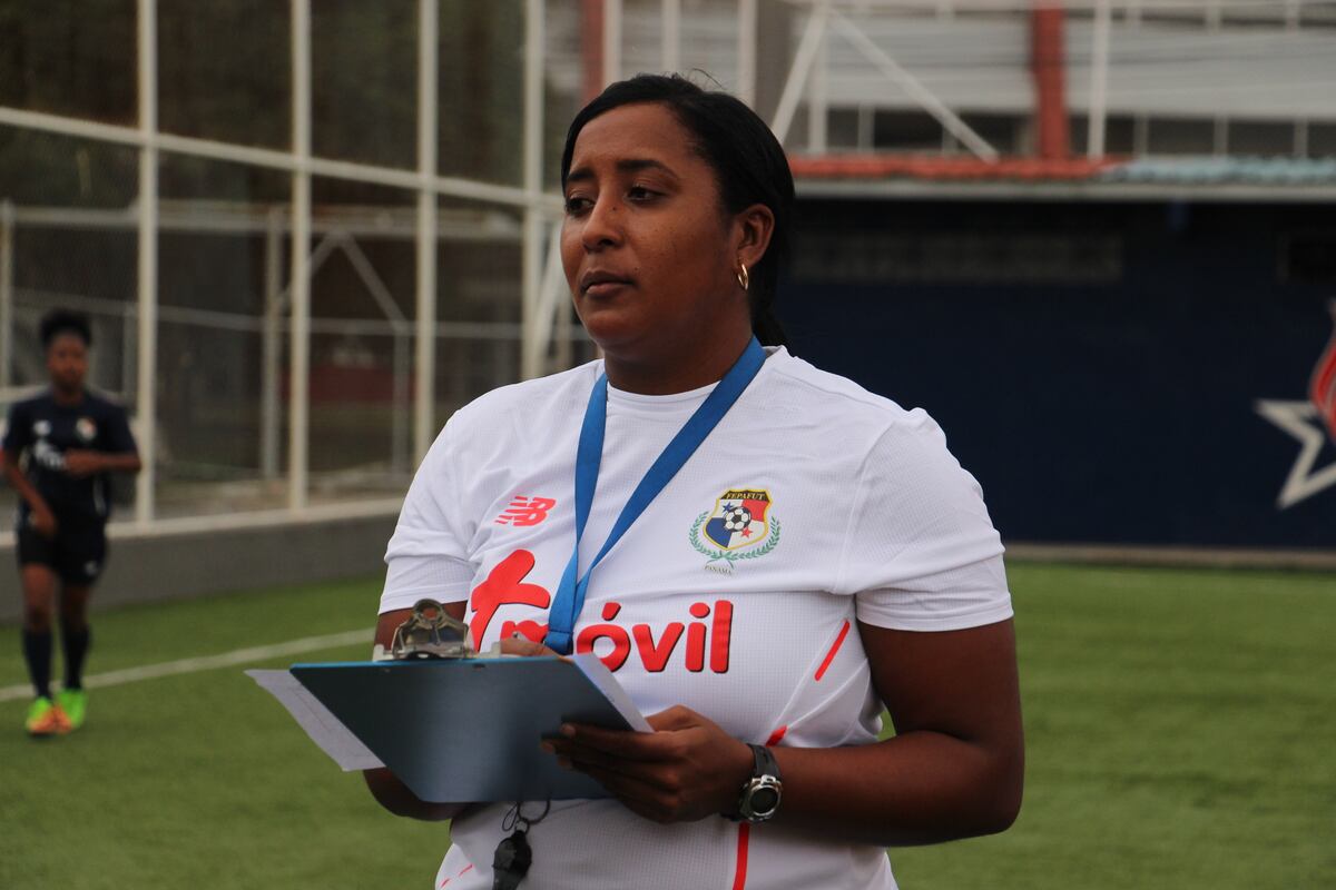 Sin explicación, técnico de la Sele femenina deja el puesto