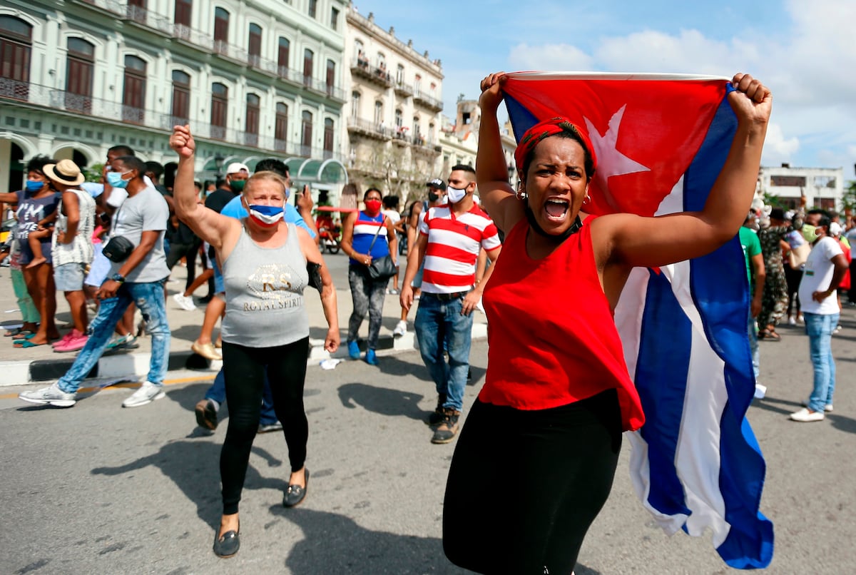 Una inédita ola de protestas recorre Cuba al grito de ¡libertad!