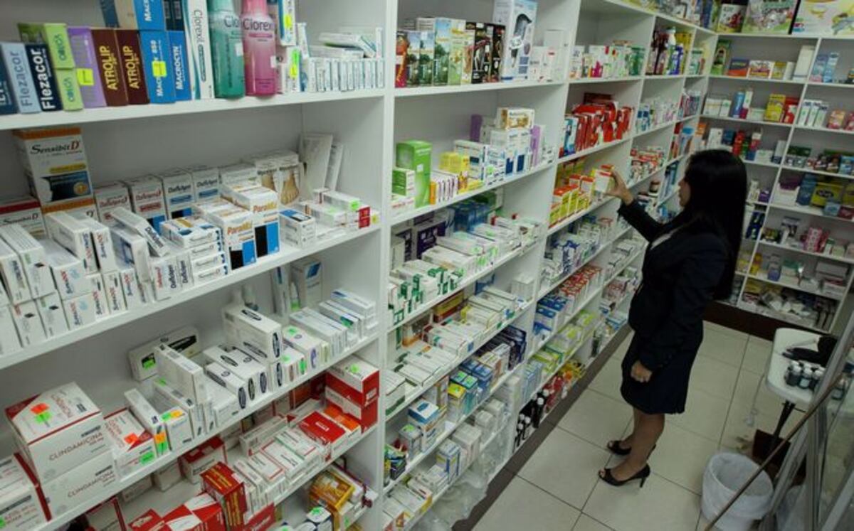 Fijarán precios a medicamentos e incorporarán genéricos a las listas esenciales