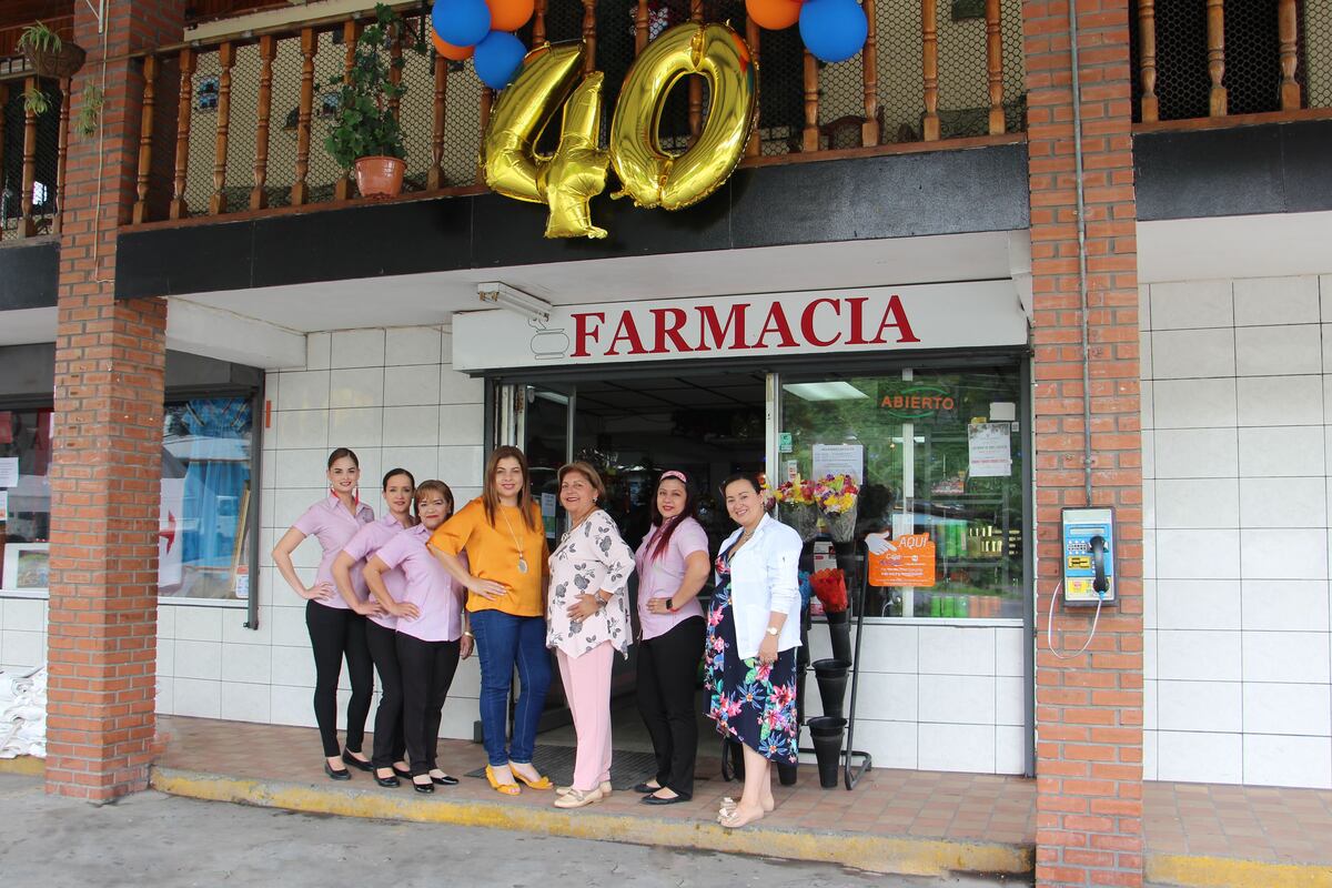 Farmacia Don Bosco cumple 40 años en Volcán