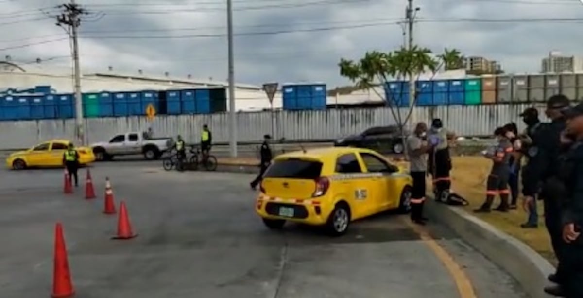 Asesinan a una mujer en un taxi al salir de una casa de citas en Transístmica