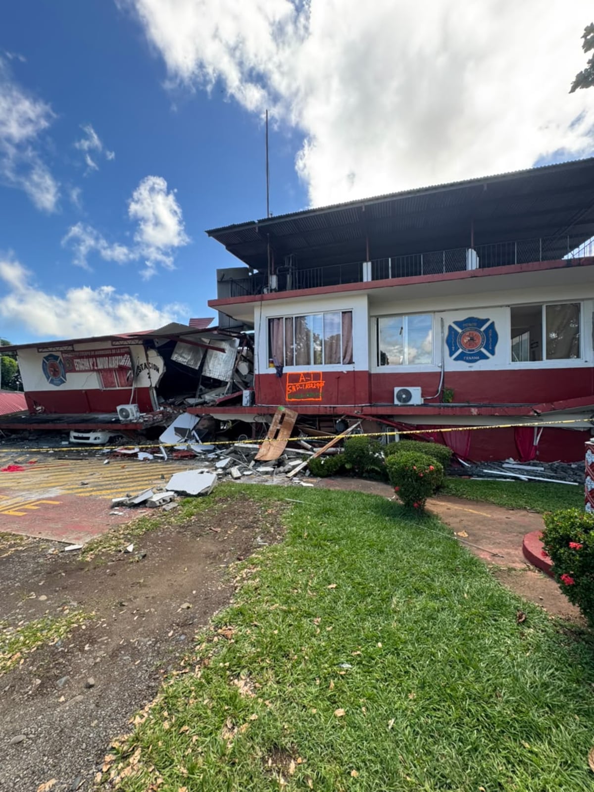 ¿Quién cuida a los bomberos después de enfrentar el terremoto del 9 de octubre en Panamá?