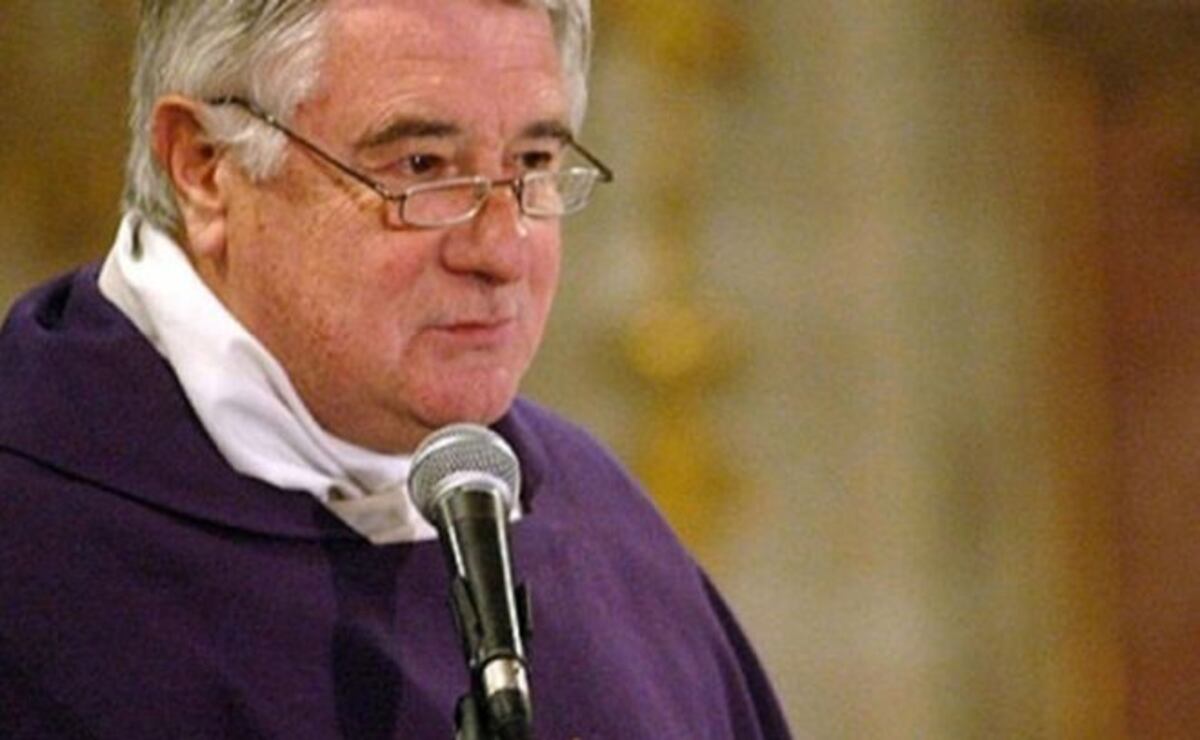 Vaticano expulsa a sacerdote chileno acusado de pedofilia