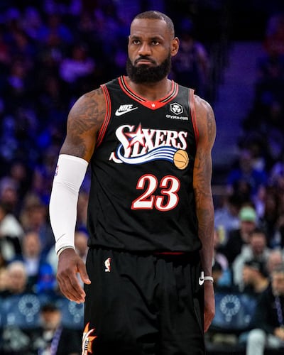 LeBron James llega a los 76ers a los 41 años: “No voy por el dinero”, dice la nueva estrella de Filadelfia