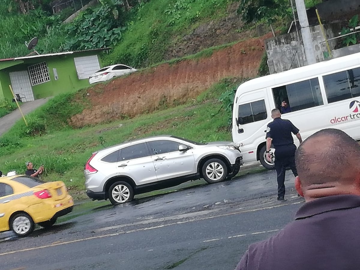 Balacera en plena vía pública, los transeúntes imploraban a Dios. Hay dos heridos. Video capta momento del tiroteo