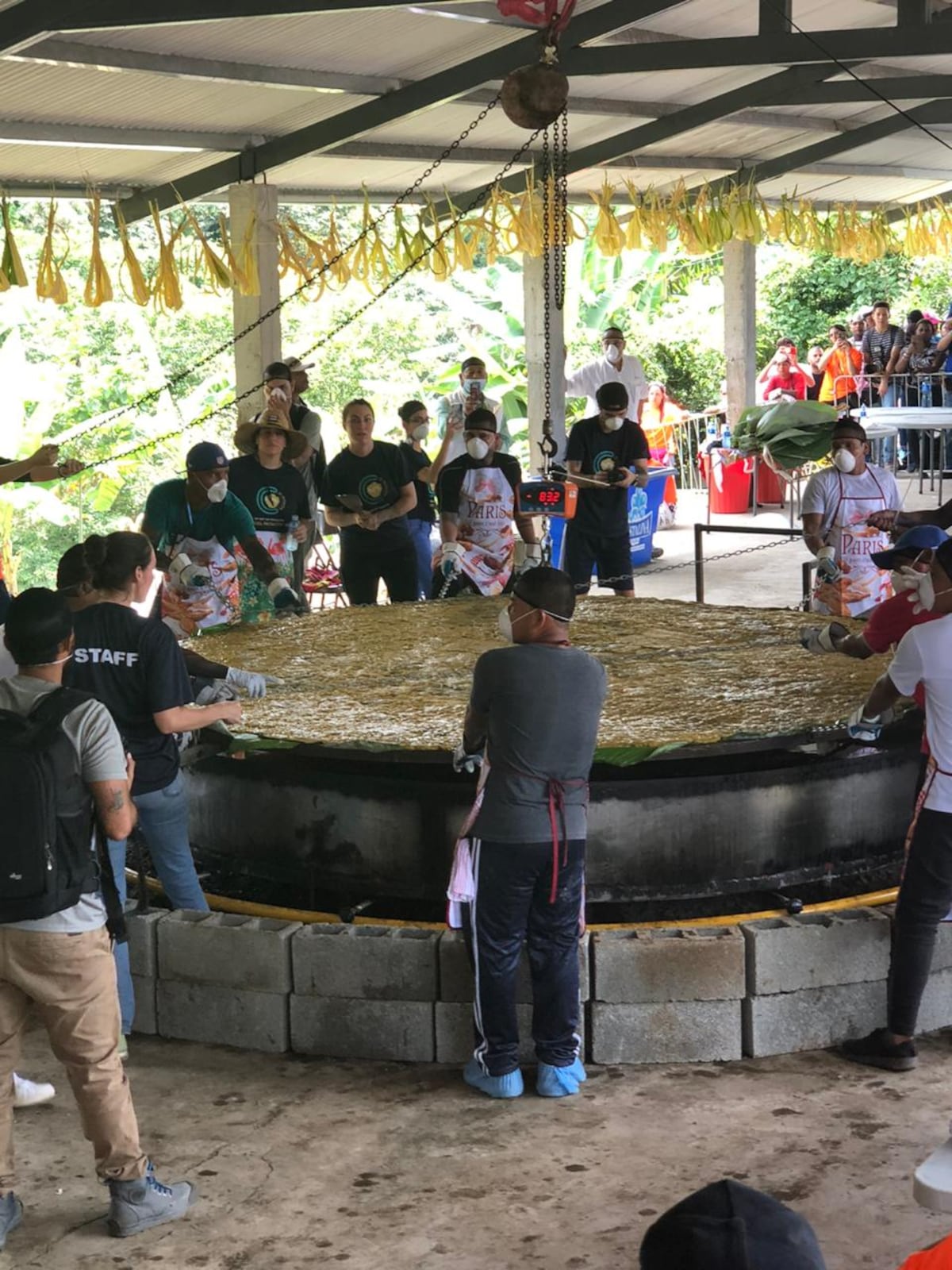 Wooopa. Panamá logra el Récord Guiness del patacón más grande del mundo. Video