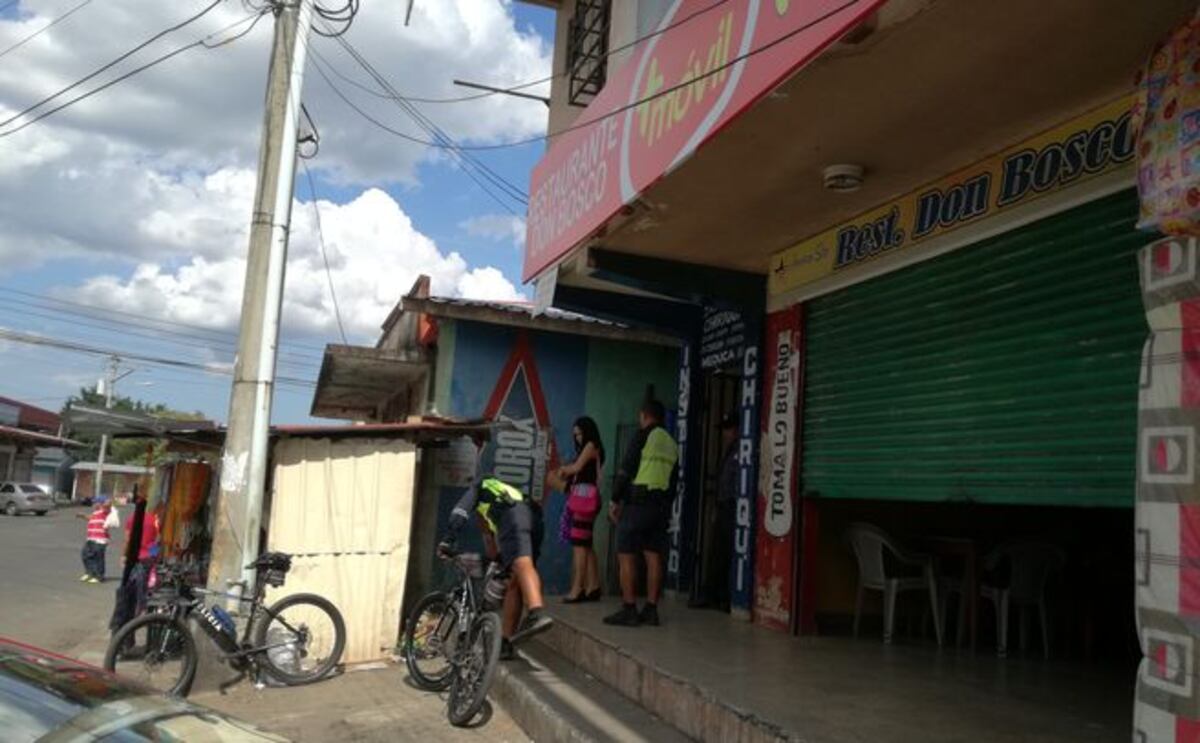 ¡MUERE COMIENDO! Abuelito muere atragantado con un pedazo de carne