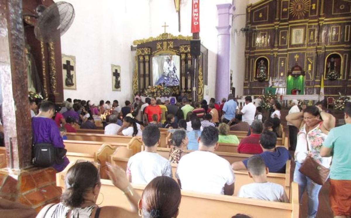 Feligreses inician su peregrinación hacia Portobelo 