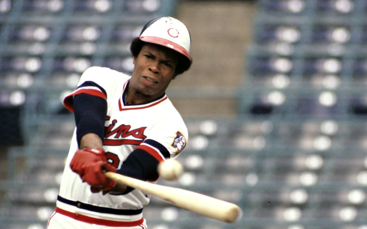 Un día como hoy Rod Carew se unió al club de los 3 mil imparables en Grandes Ligas