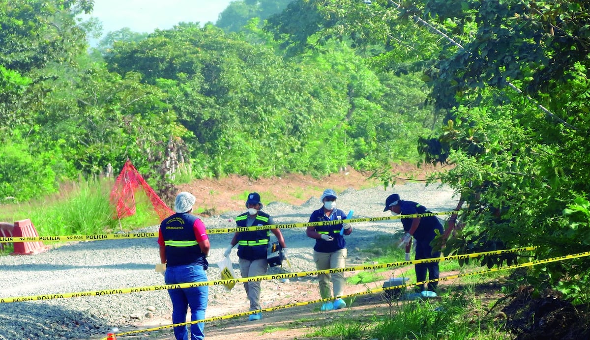 Fueron llevados al sitio para asesinarlos, pero antes los golpearon y torturaron. Uno quedó vivo