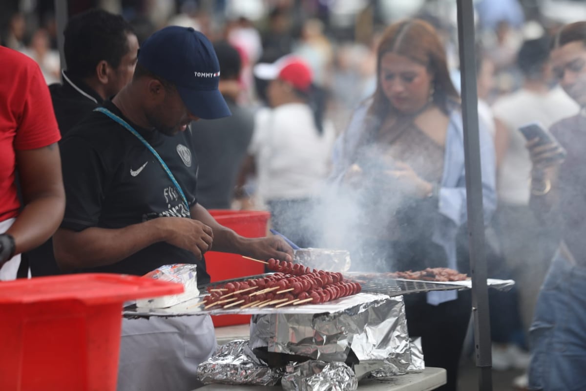 Asignan 200 permisos para ventas en los desfiles patrios en la capital