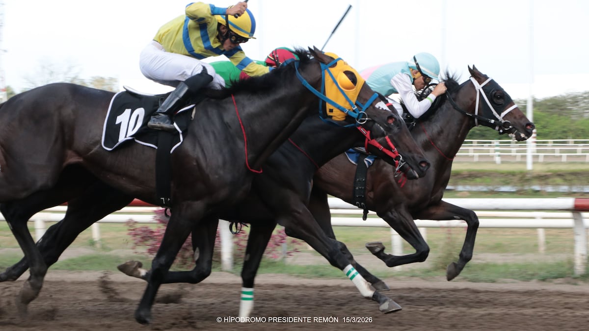 ‘Sol Victoreado’ gana en foto final carrera dedicada a Acodeco