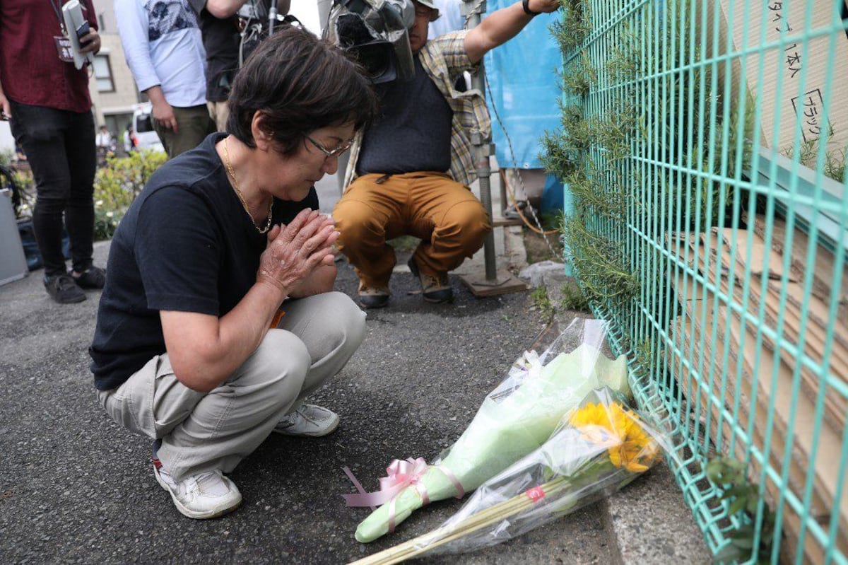 ¡Atroz! Hombre mata a puñaladas a niña de 11 años y deja a 13 niños más con heridas en Japón