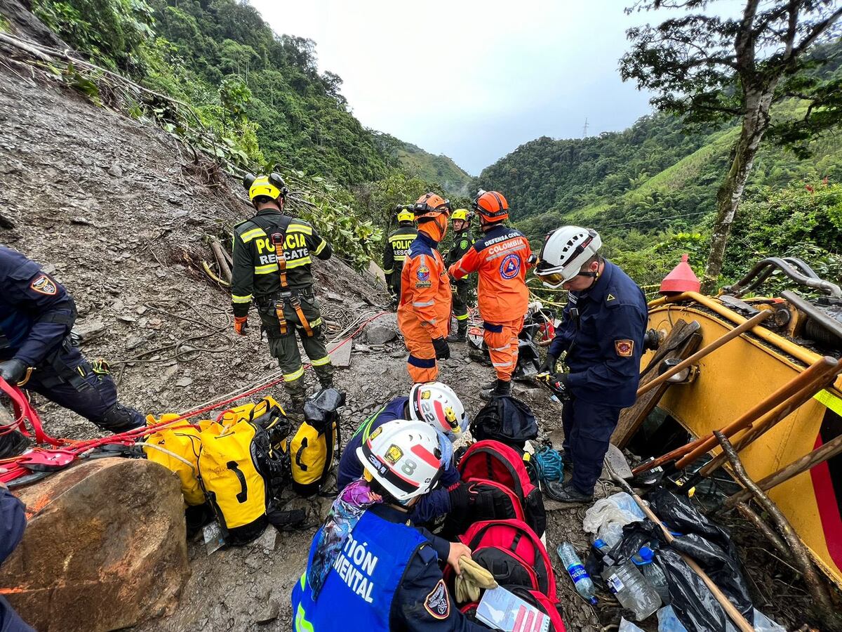 Al menos 29  muertos deja derrumbe de tierra en Risaralda de Colombia