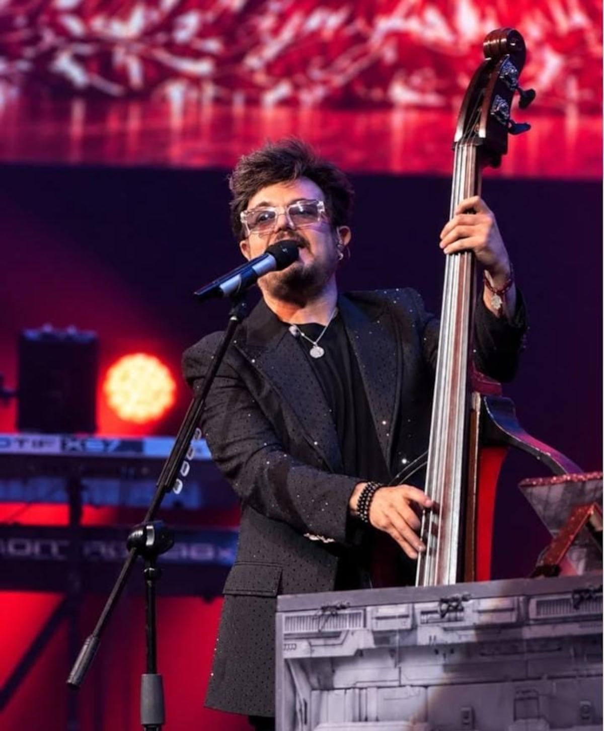 ¡ALEKS SYNTEK EXPLOTA CONTRA LA MÚSICA URBANA Y SACUDE SU CONCIERTO!