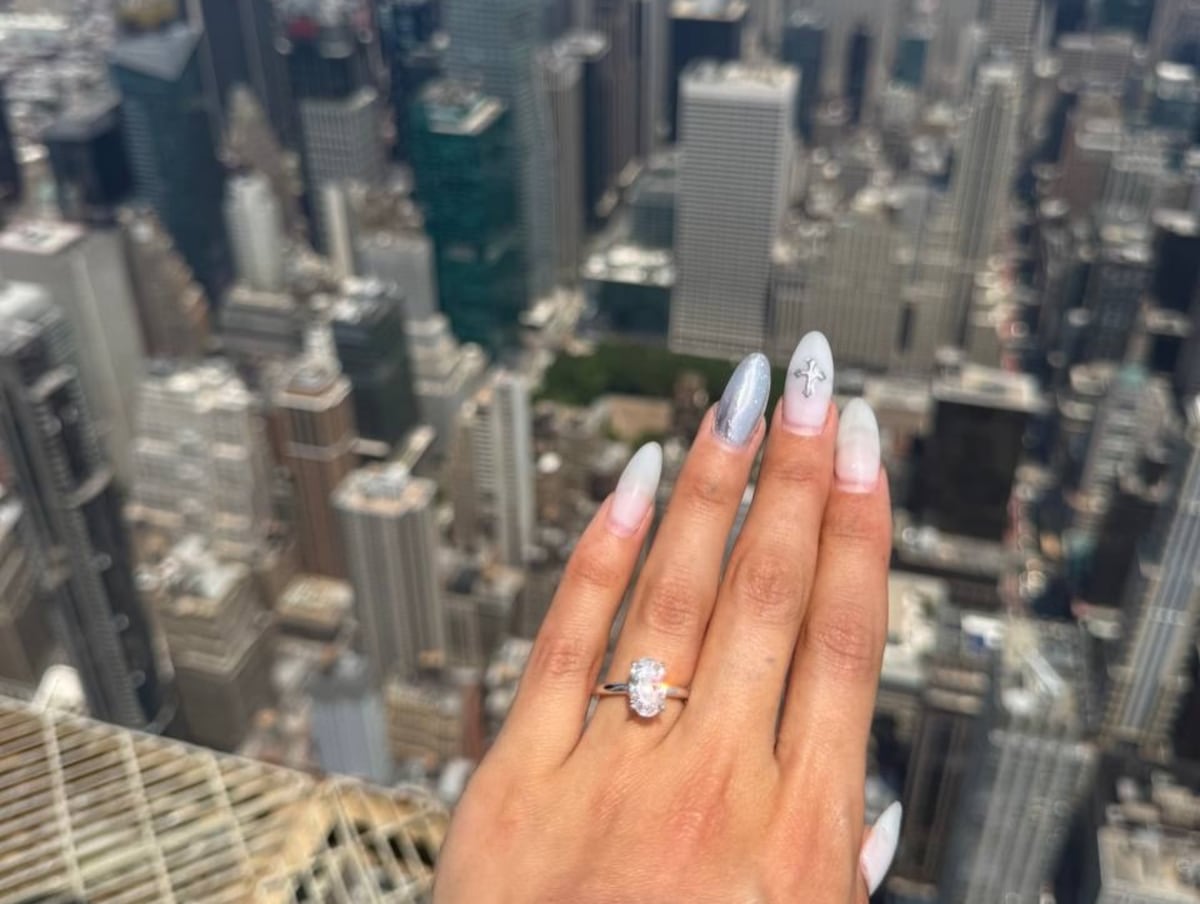 Amor extremo en Manhattan: propuesta en el Empire State termina en arresto + VÍDEO