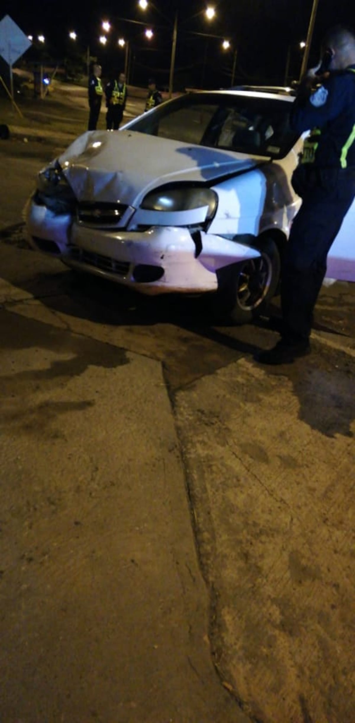 Cuidado. Borrachos conduciendo por las vías. Sorprenden a dos en medio de accidentes