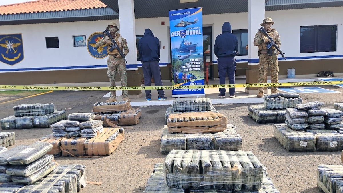 Persecución en aguas santeñas deja más de una tonelada de droga bajo custodia