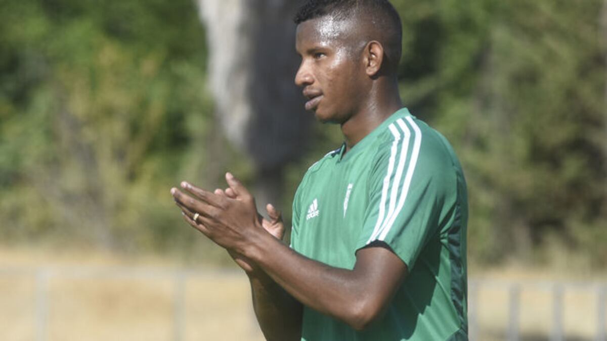 Fidel Escobar inicia la pretemporada con el Alcorcón en la Segunda División de España