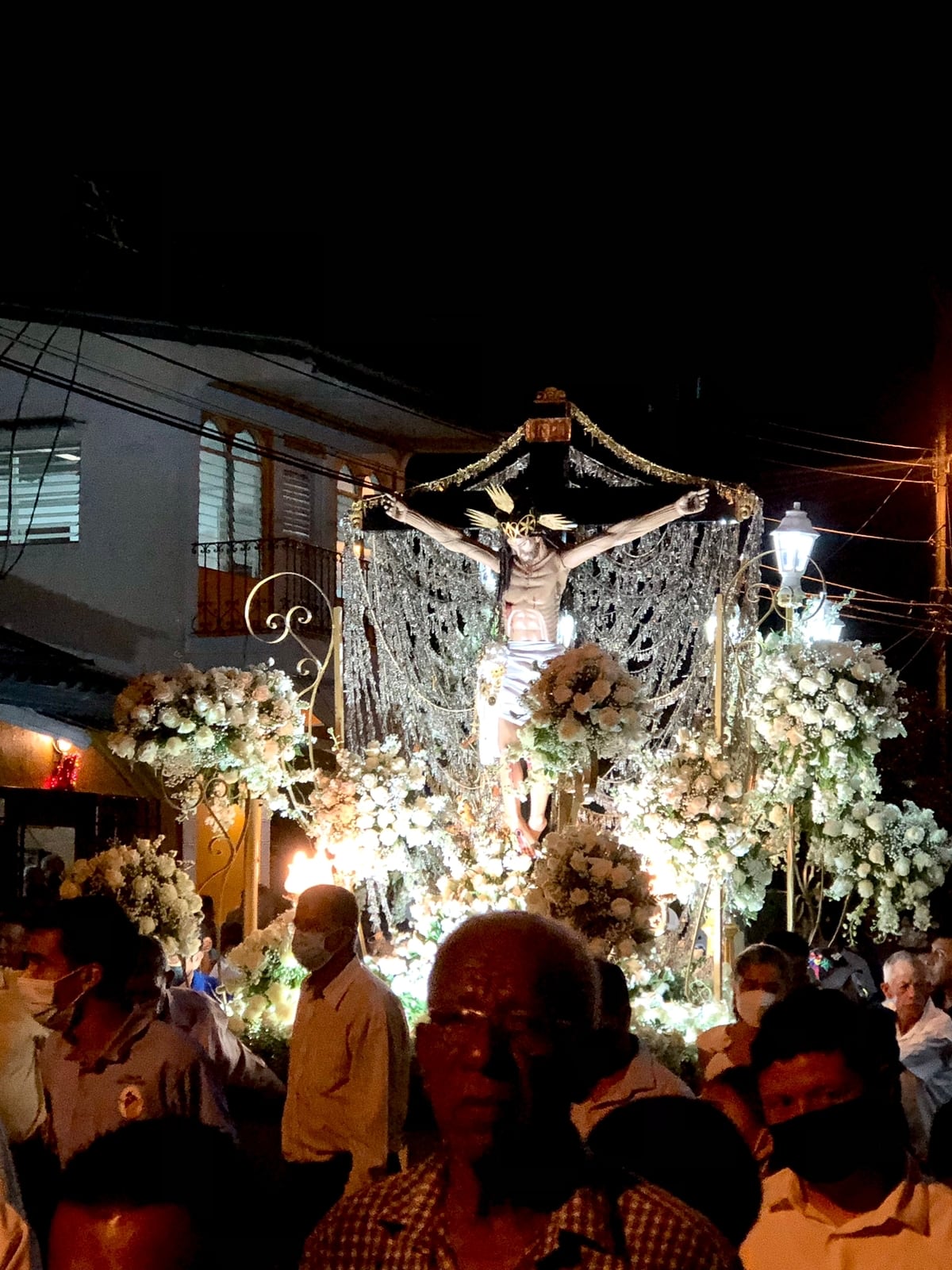 Cientos participan en la procesión del Santo Cristo de Esquipulas de Antón