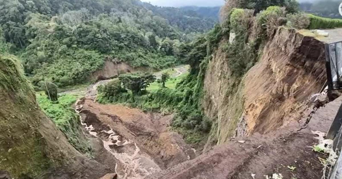 Urgencia por rescatar vía al cementerio municipal de Cerro Punta luego del socavón de diciembre