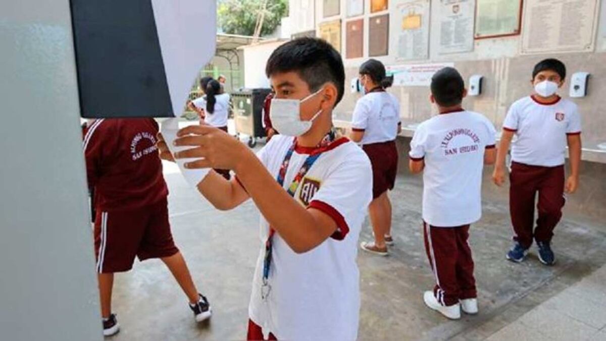 Eliminan la obligatoriedad de mascarillas para niños en las escuelas