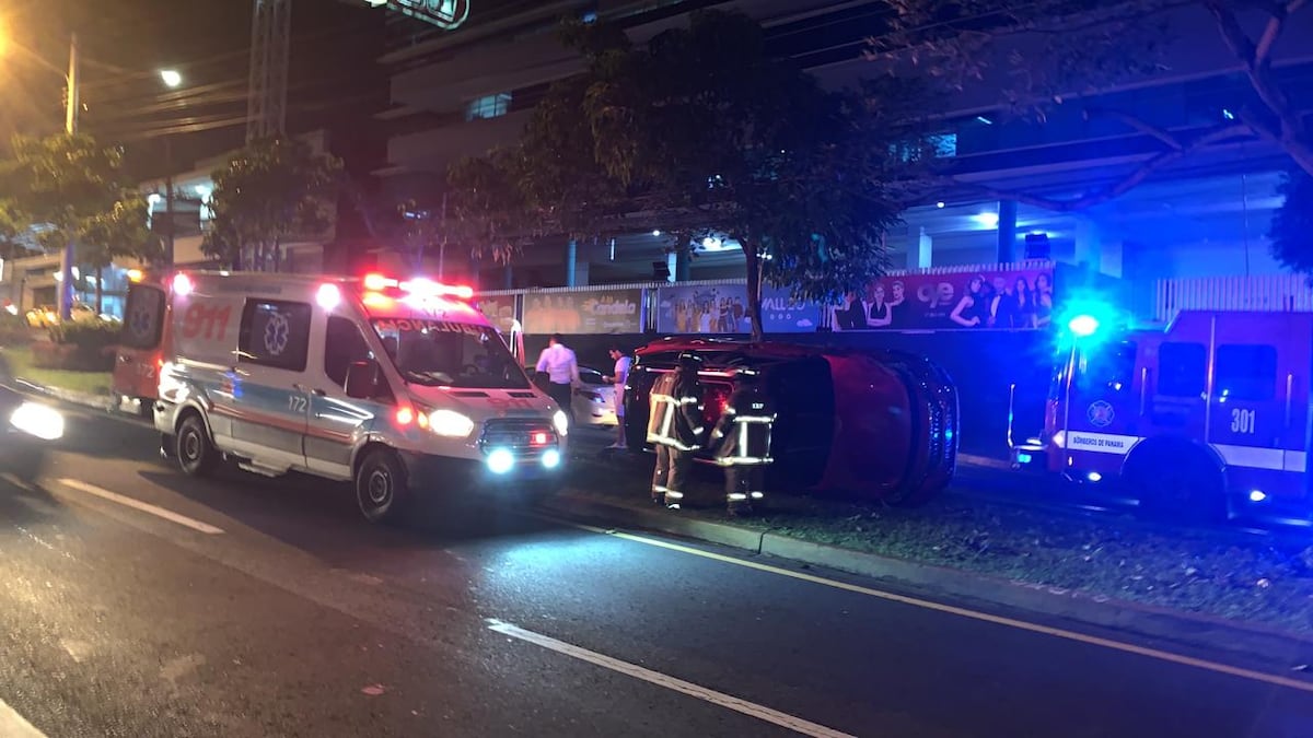 Le dan persecución a auto que se dio a la fuga en accidente en ave. 12 de Octubre. Video