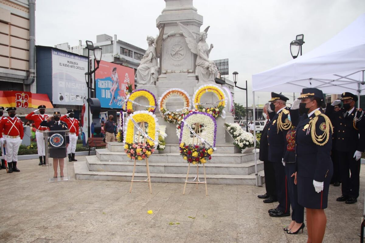 Bomberos conmemoran los 108 años de la tragedia de El Polvorín