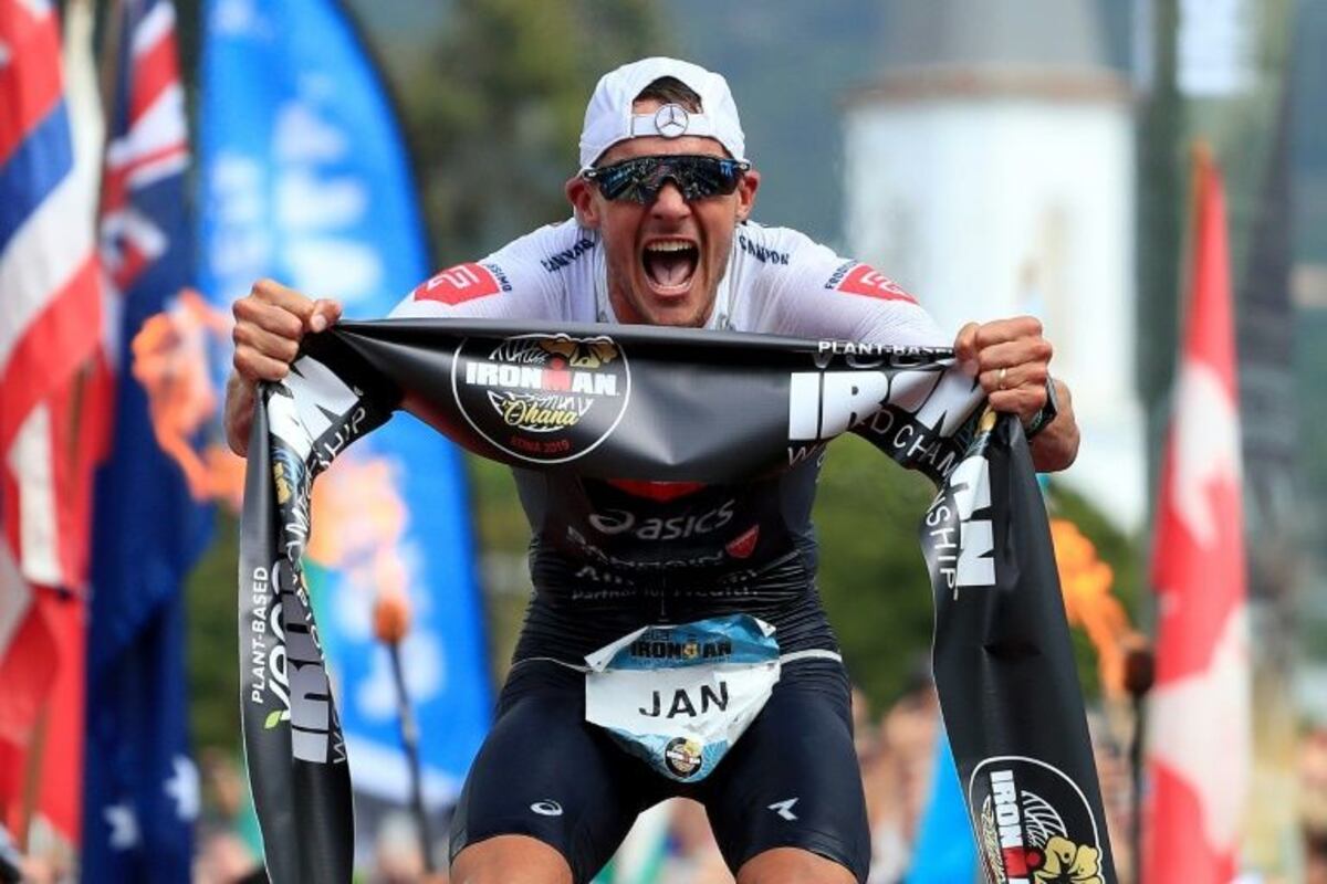 Increíble. Triatleta hará un Ironman en su casa