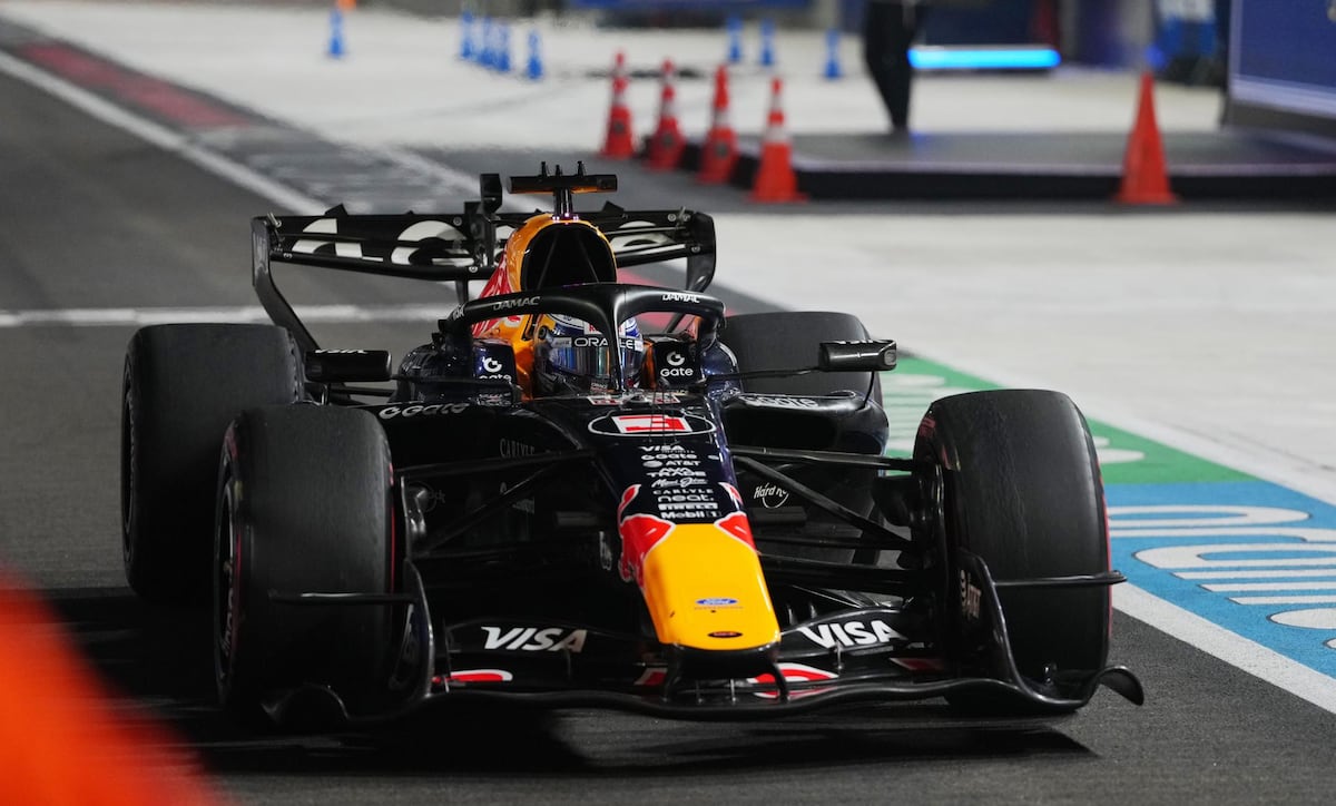 Verstappen brilla en la noche de Singapur y Antonelli ya roza el título