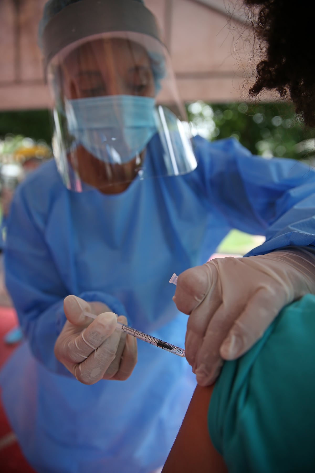 Capacitación en vacunología a profesionales de la salud y estudiantes