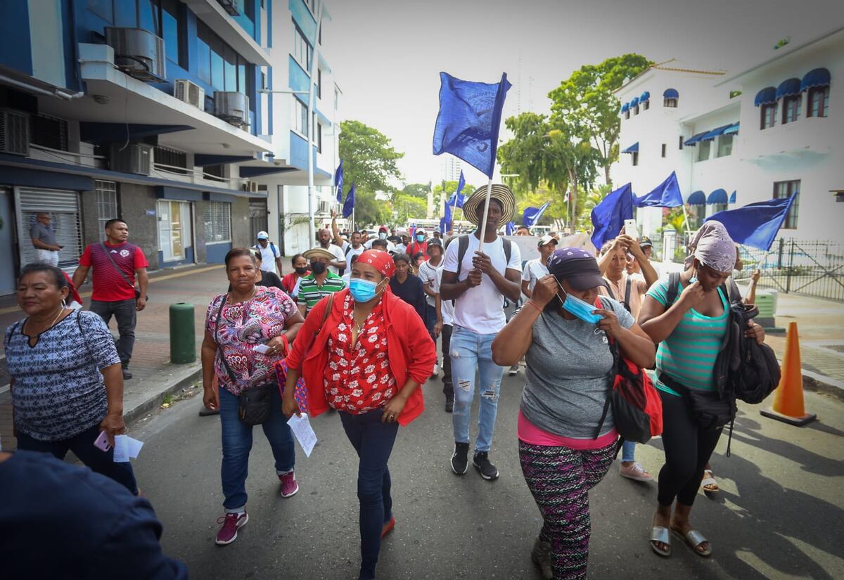 Recicladores de Cerro Patacón marchan y reclaman que se reconozca su trabajo digno. Quieren contrato