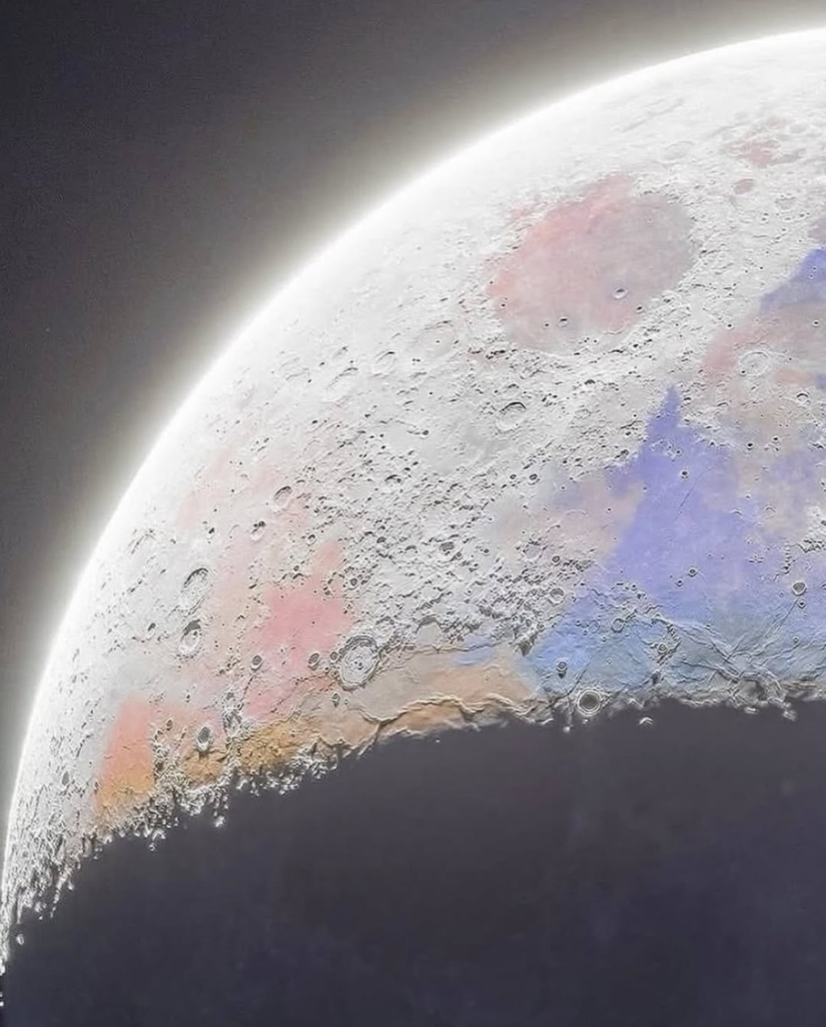 FOTOS| ¿La luna a colores? La verdad detrás de las imágenes que explotan en redes