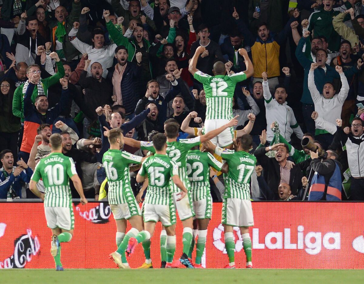 ¡Barca es el nuevo líder! Real Madrid cae ante un inspirado Betis. Video