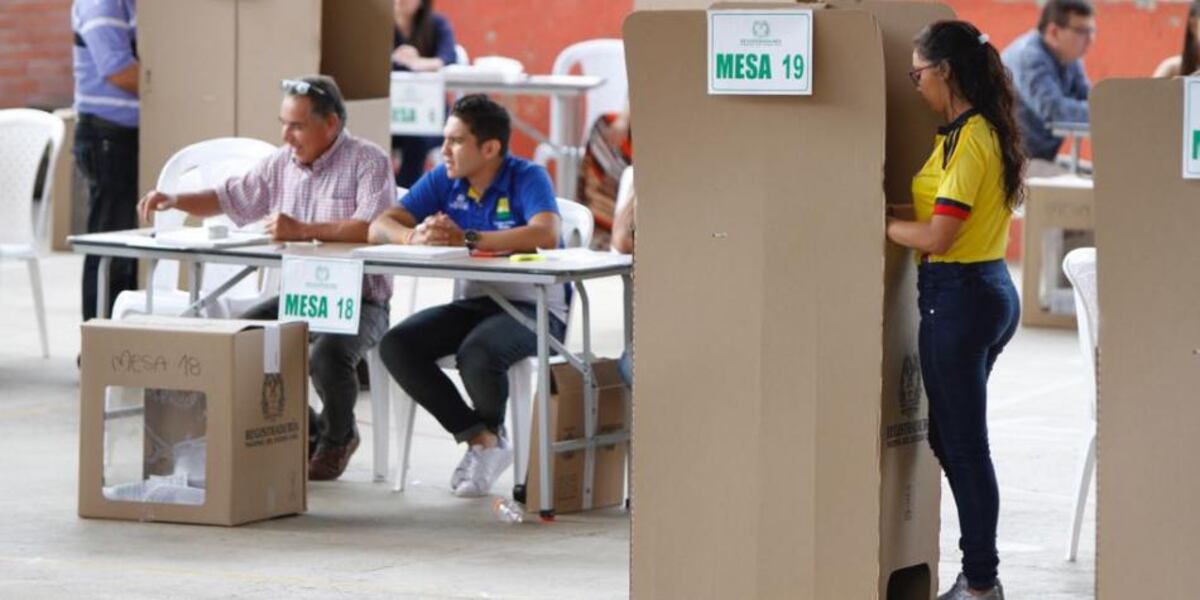 Disparos y amenazas de muerte empañan elecciones en Colombia