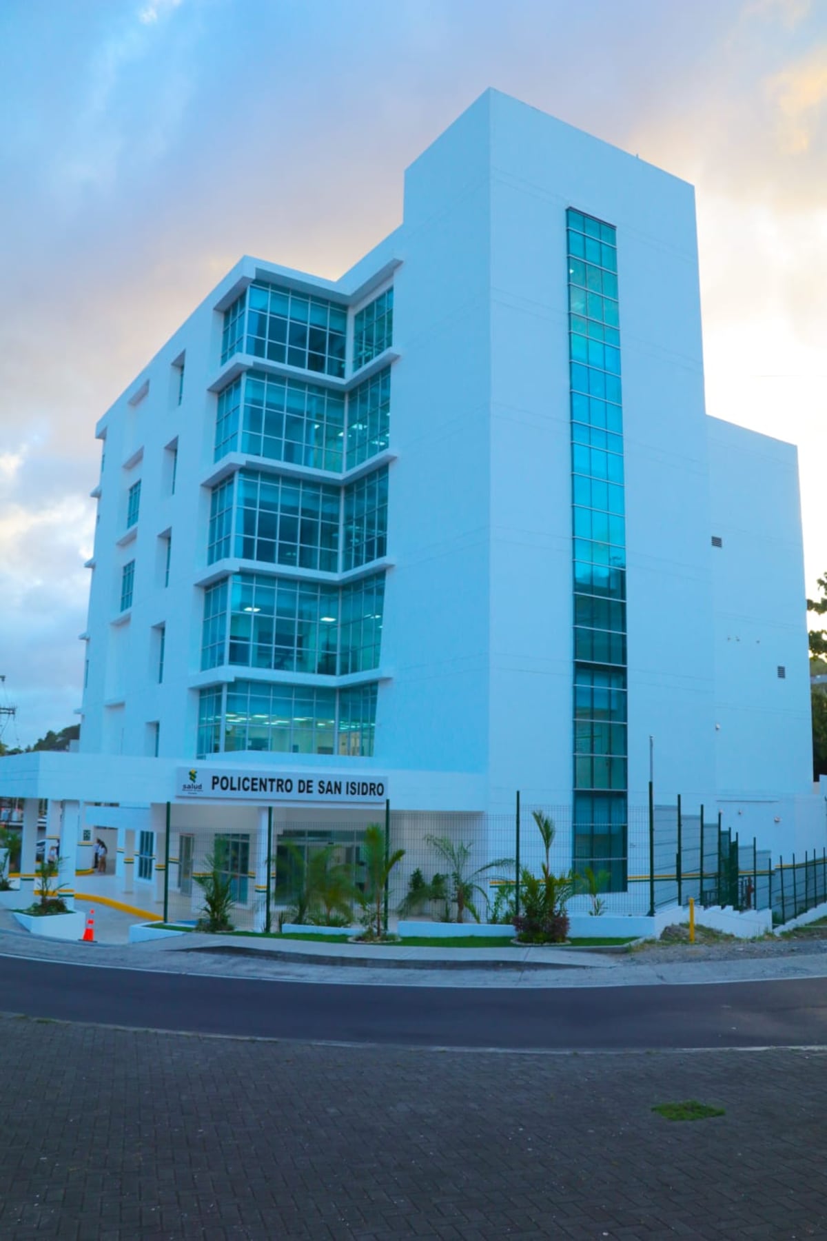 ‘Acaba de abrir y siguen con las mismas malas atenciones’: San Isidro reacciona al nuevo Policentro