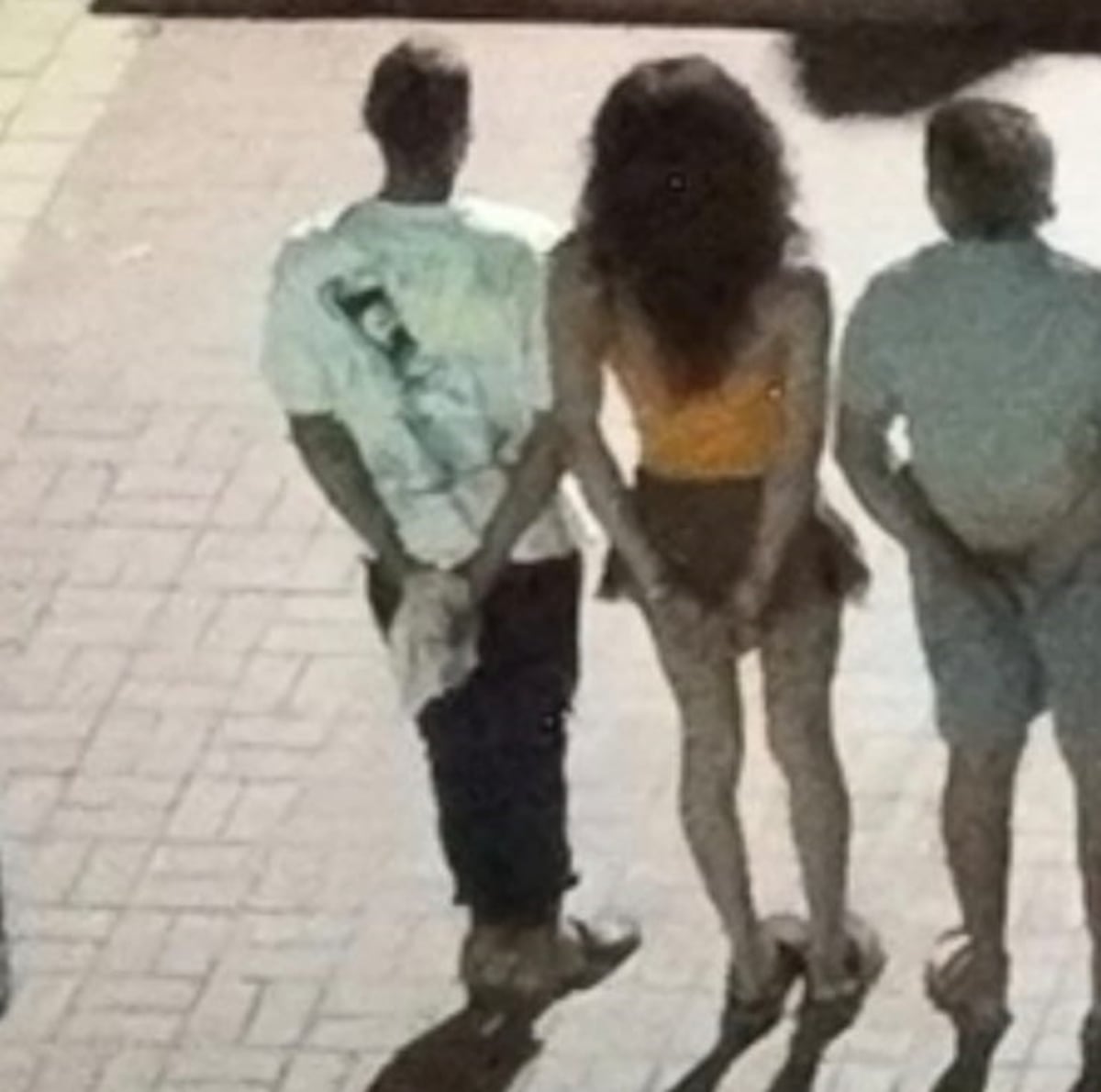 Agarran a 20 hombres; entre ellos, una persona con apariencia femenina por cometer fechorías