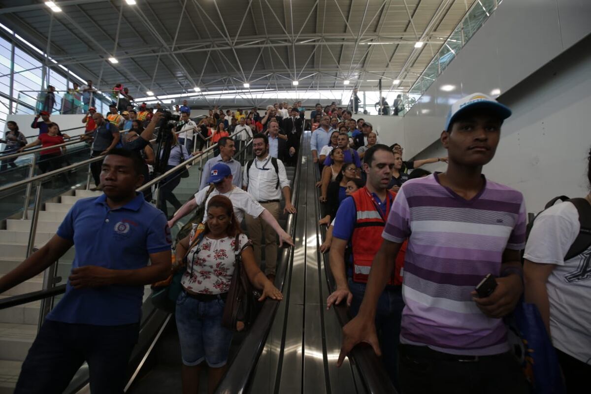 Cambian medida. Ahora un grupo o familia podrá usar una sola tarjeta para viajar en el Metro